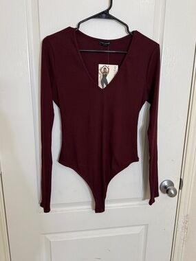 Naked Wardrobe Ribbed V-Neck Burgundy Maroon Long Sleeve Bodysuit XL NWT